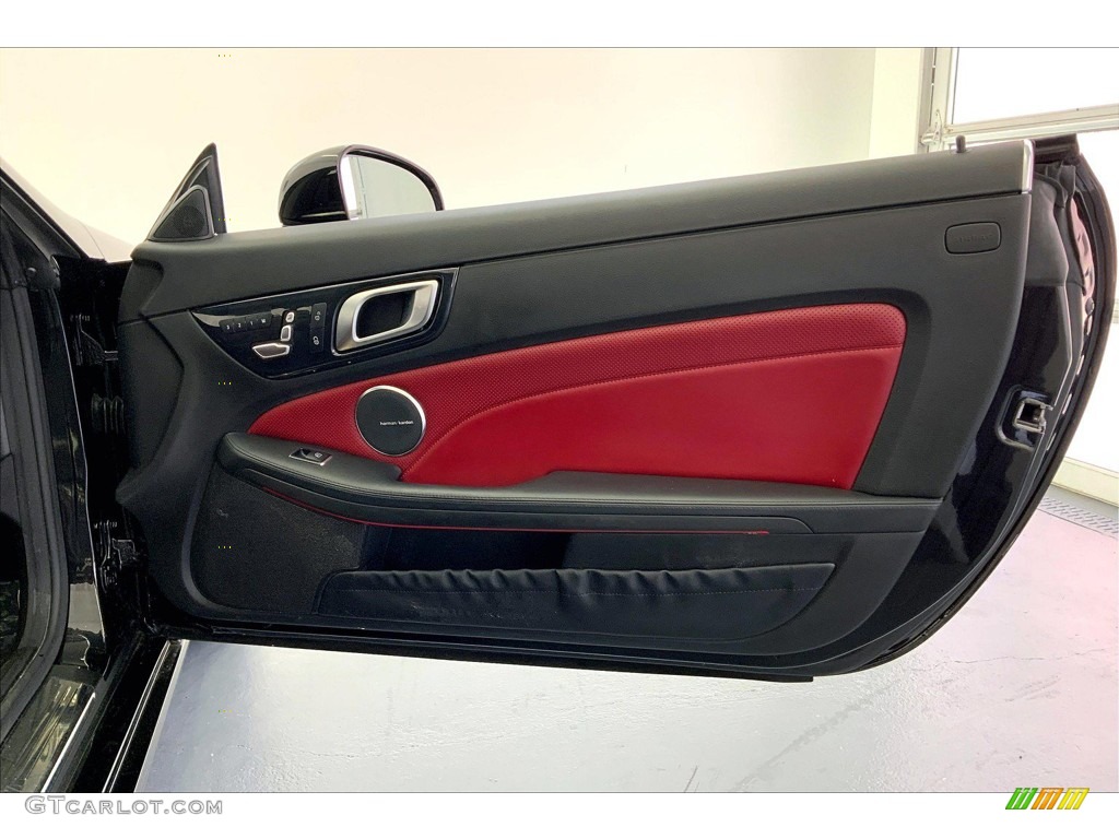 2020 Mercedes-Benz SLC 300 Roadster Bengal Red/Black Door Panel Photo #146186337