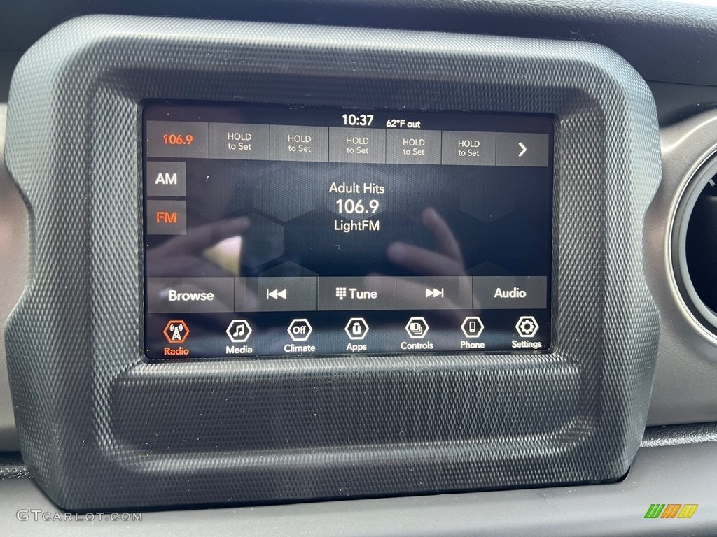 2023 Jeep Gladiator Sport 4x4 Audio System Photo #146187072