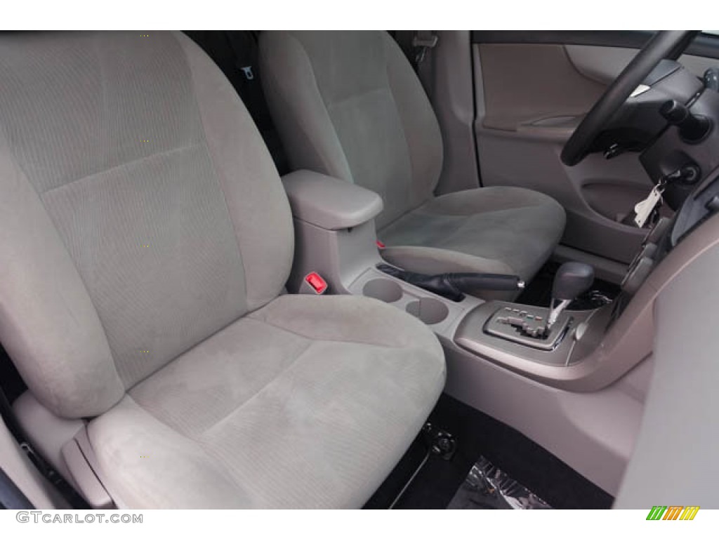 2013 Toyota Corolla LE Front Seat Photos