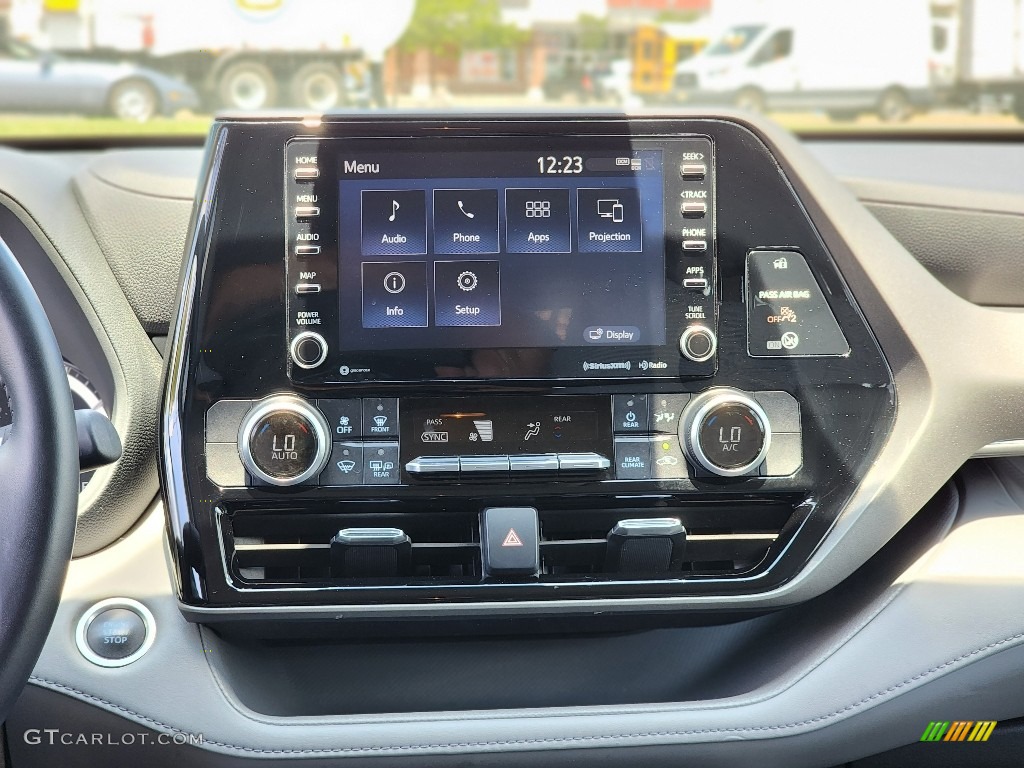 2020 Toyota Highlander LE AWD Controls Photo #146187995