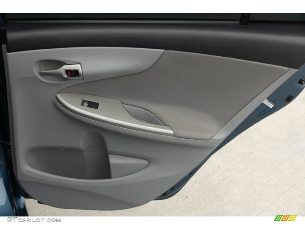 2013 Toyota Corolla LE Ash Door Panel Photo #146188116