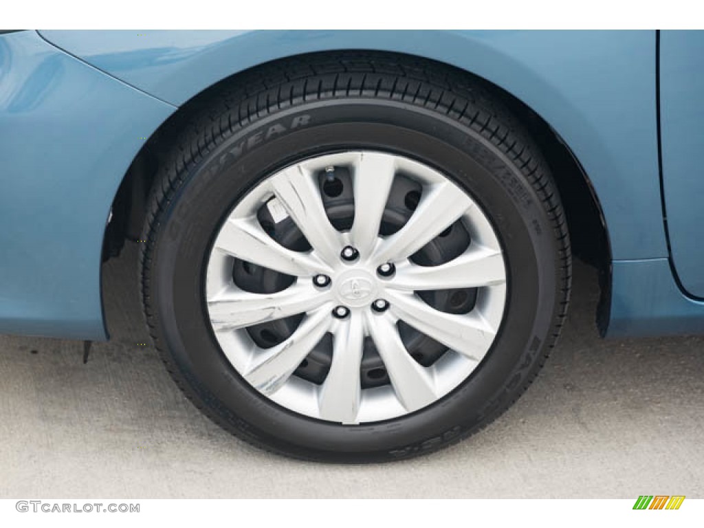 2013 Toyota Corolla LE Wheel Photos