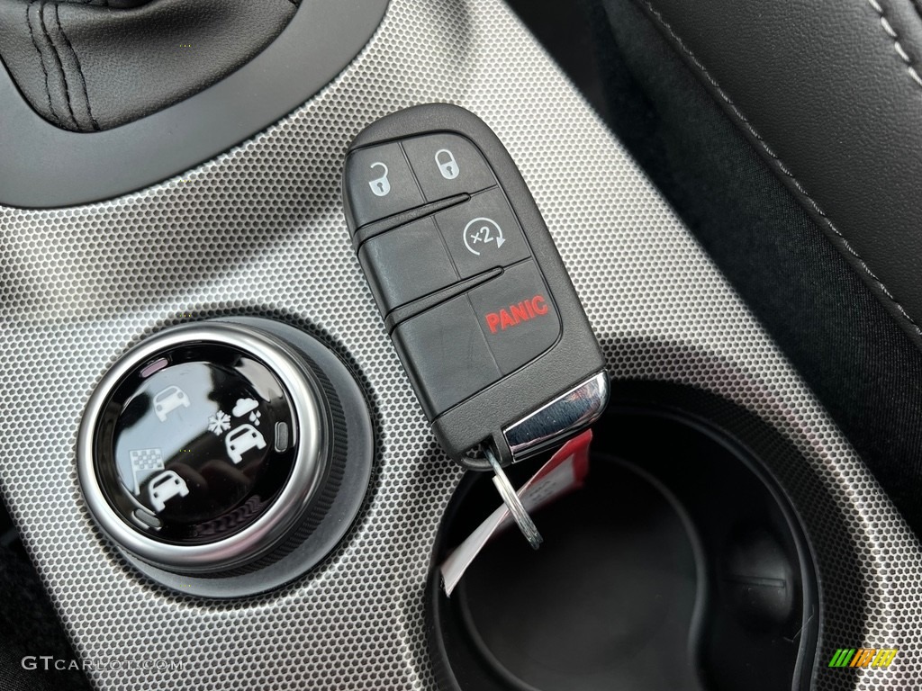 2023 Fiat 500X Sport AWD Keys Photos
