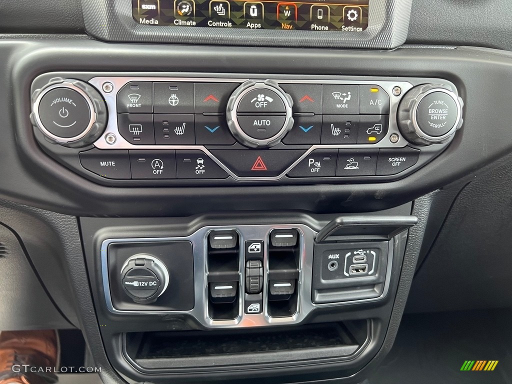 2023 Jeep Gladiator High Altitude 4x4 Controls Photo #146190213