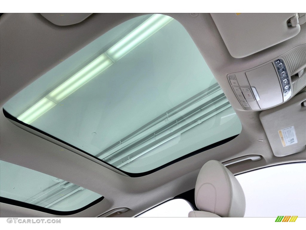 2019 Mercedes-Benz E 300 Sedan Sunroof Photos