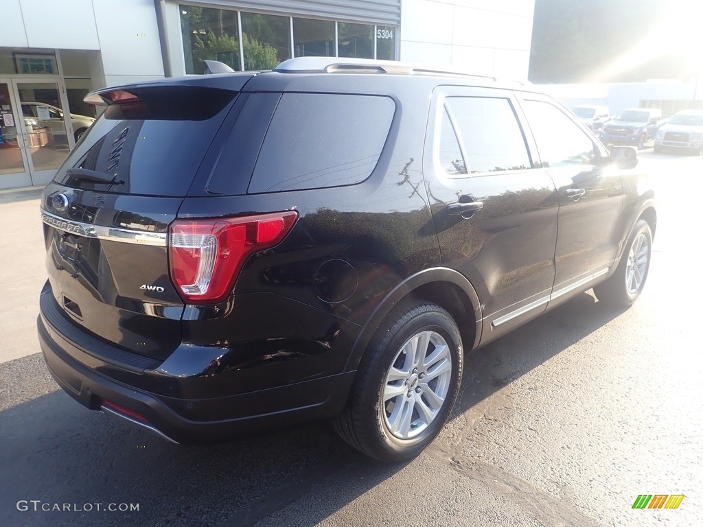 2019 Explorer XLT 4WD - Agate Black / Medium Black photo #2