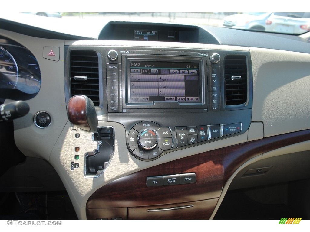 2014 Sienna XLE - Black / Bisque photo #16