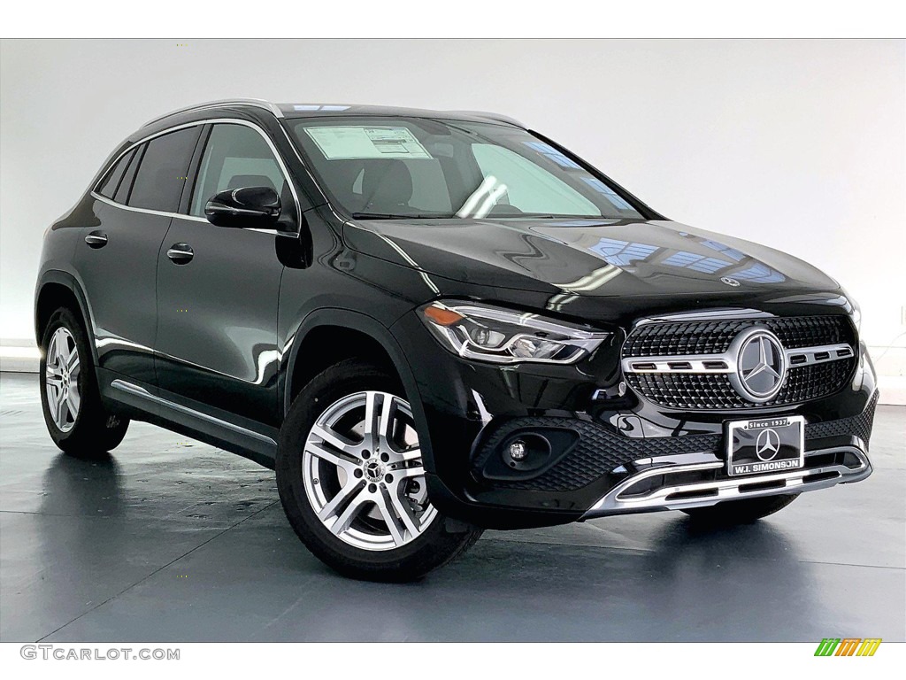 2023 GLA 250 - Night Black / Black photo #12