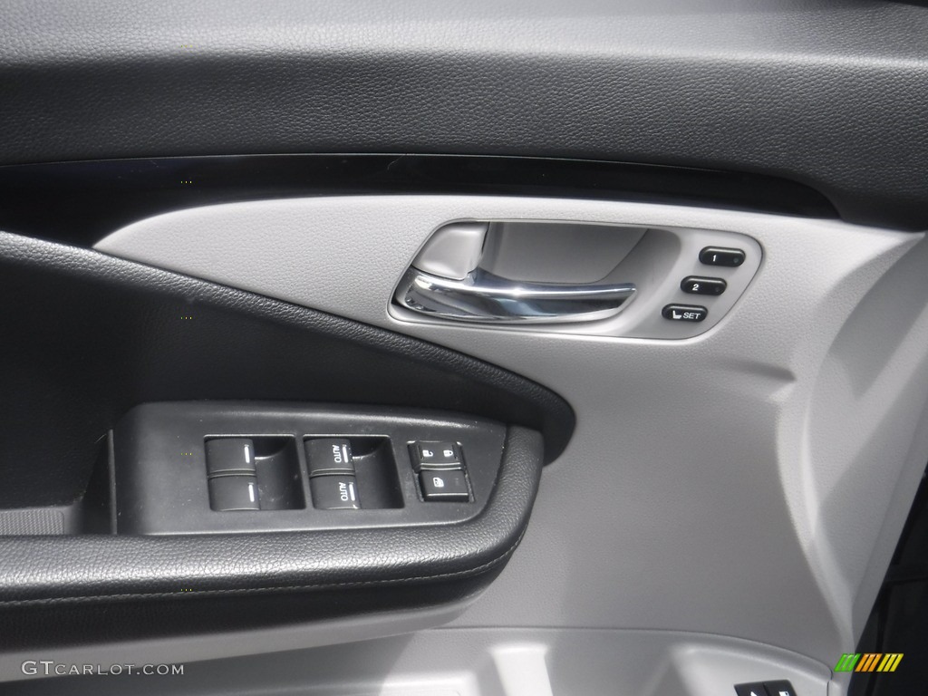 2020 Honda Pilot Elite AWD Door Panel Photos