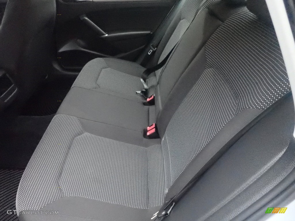 2018 Volkswagen Passat S Rear Seat Photos