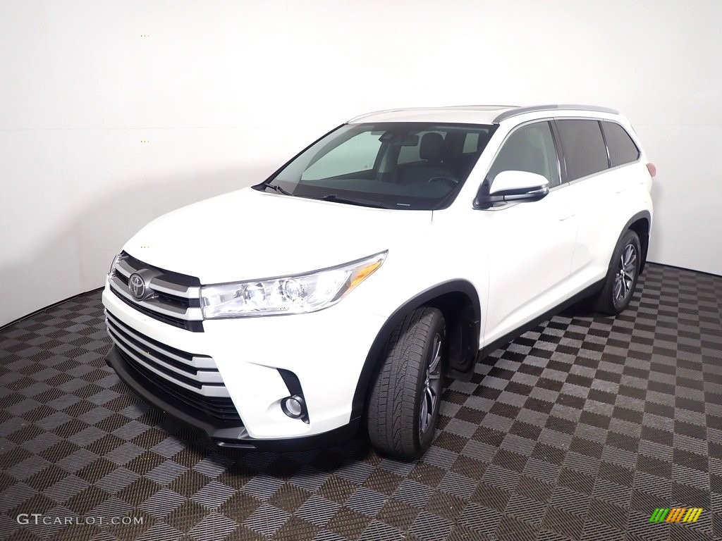 2019 Highlander XLE AWD - Blizzard Pearl White / Black photo #11