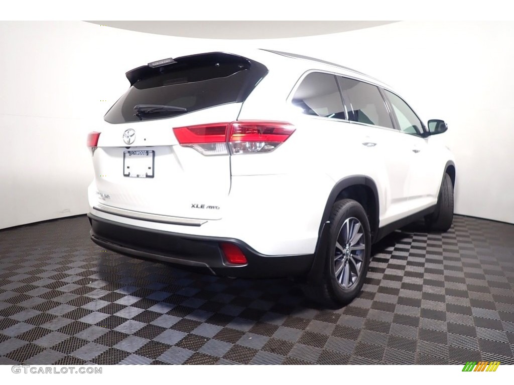 2019 Highlander XLE AWD - Blizzard Pearl White / Black photo #18
