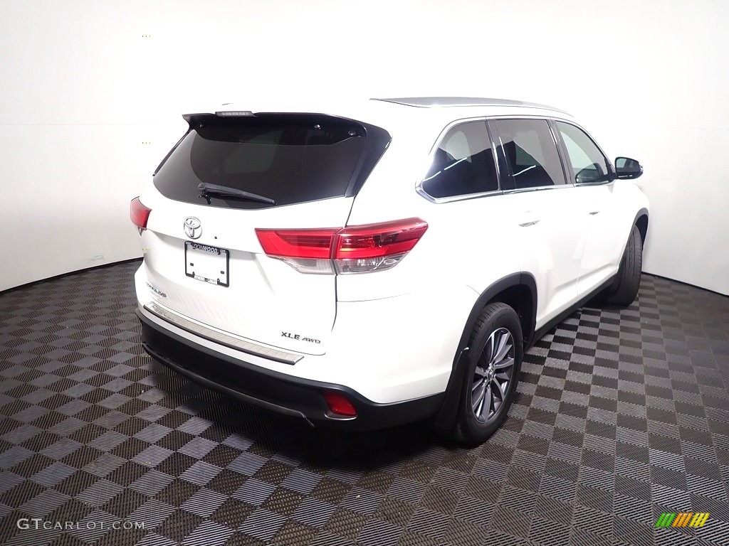 2019 Highlander XLE AWD - Blizzard Pearl White / Black photo #19