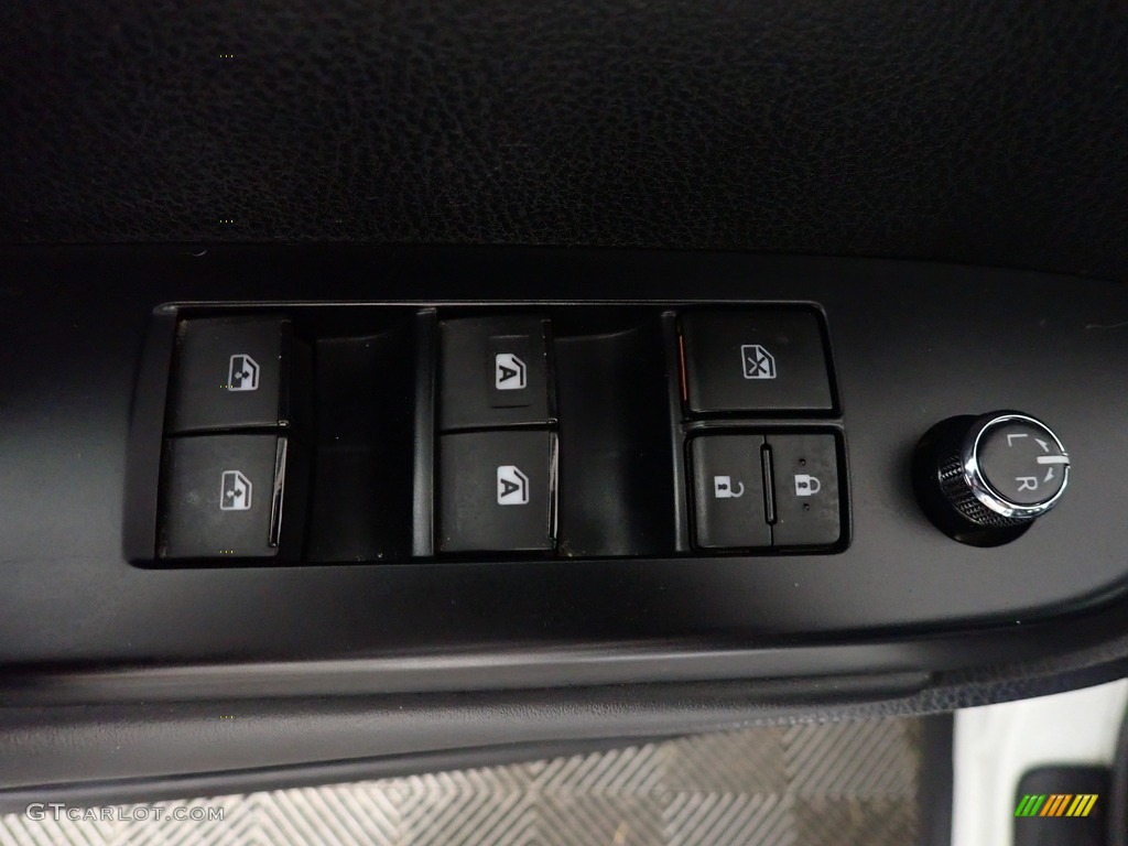 2019 Highlander XLE AWD - Blizzard Pearl White / Black photo #21