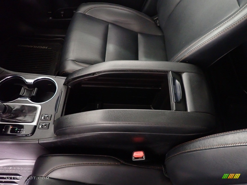 2019 Highlander XLE AWD - Blizzard Pearl White / Black photo #33