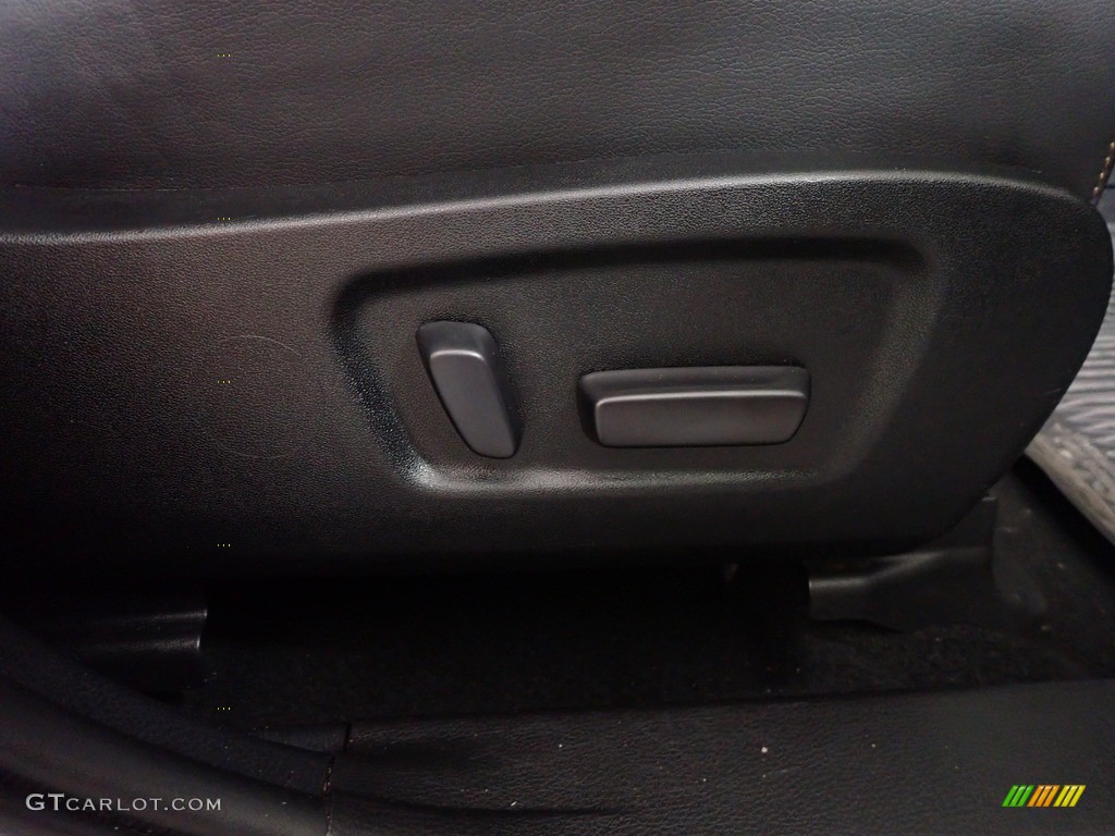 2019 Highlander XLE AWD - Blizzard Pearl White / Black photo #40