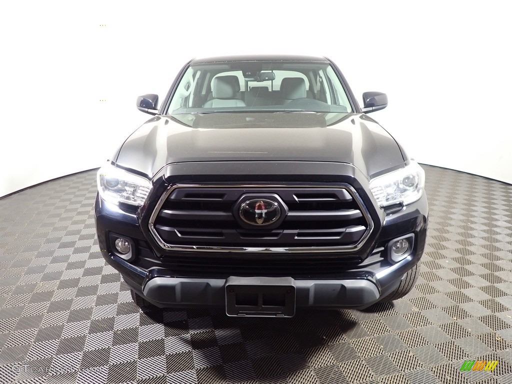 2018 Tacoma SR5 Double Cab 4x4 - Midnight Black Metallic / Cement Gray photo #4