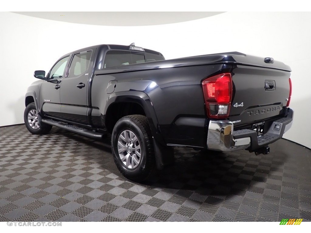 2018 Tacoma SR5 Double Cab 4x4 - Midnight Black Metallic / Cement Gray photo #9