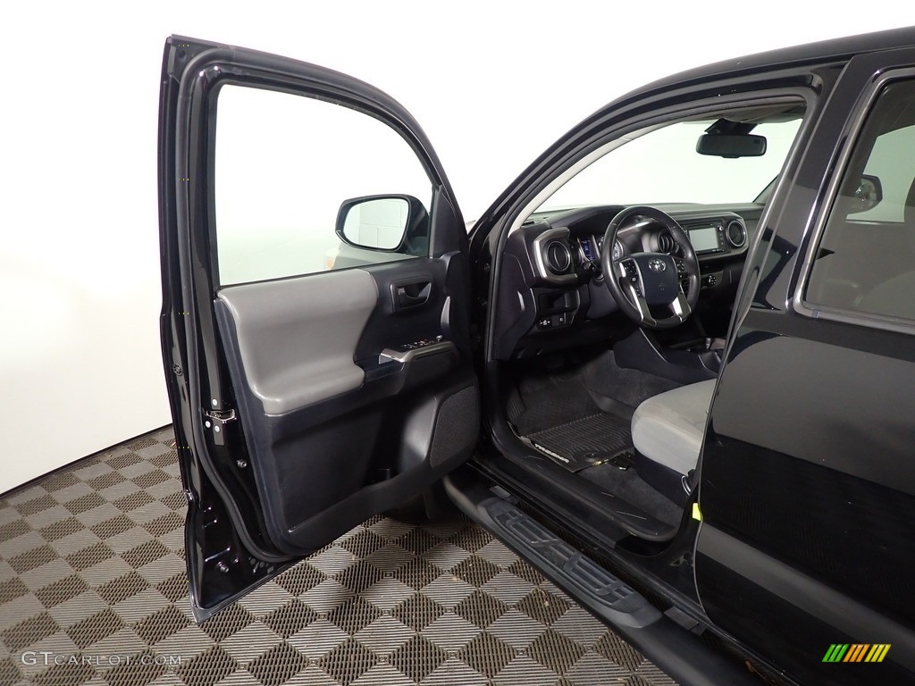 2018 Tacoma SR5 Double Cab 4x4 - Midnight Black Metallic / Cement Gray photo #15