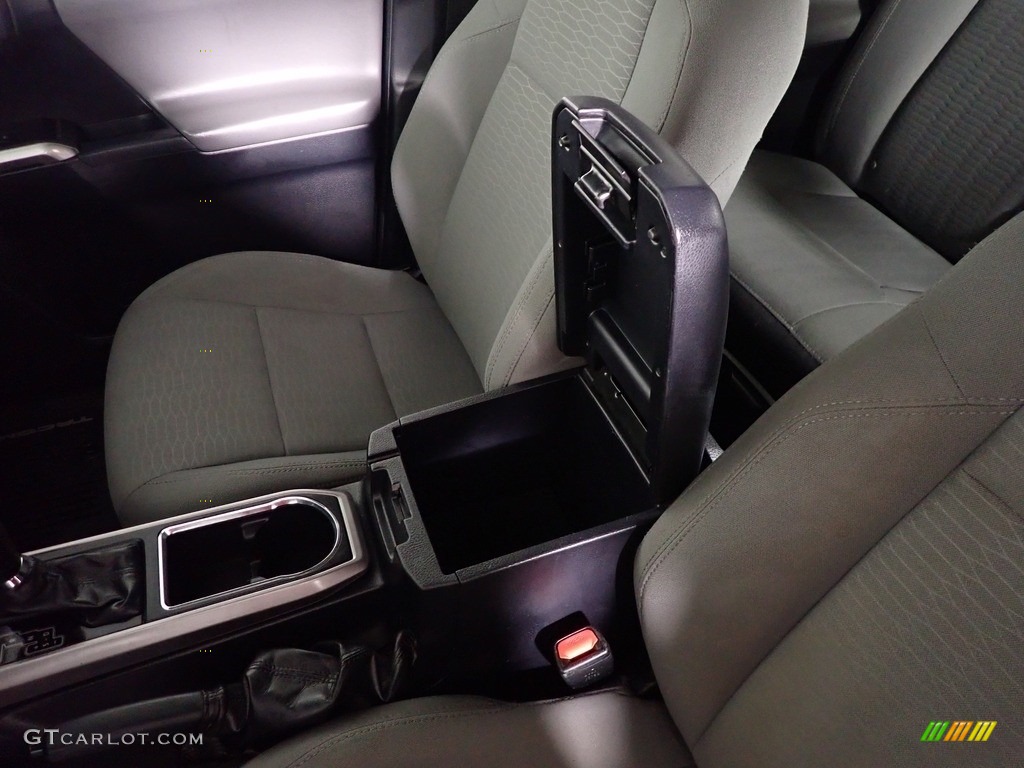 2018 Tacoma SR5 Double Cab 4x4 - Midnight Black Metallic / Cement Gray photo #29