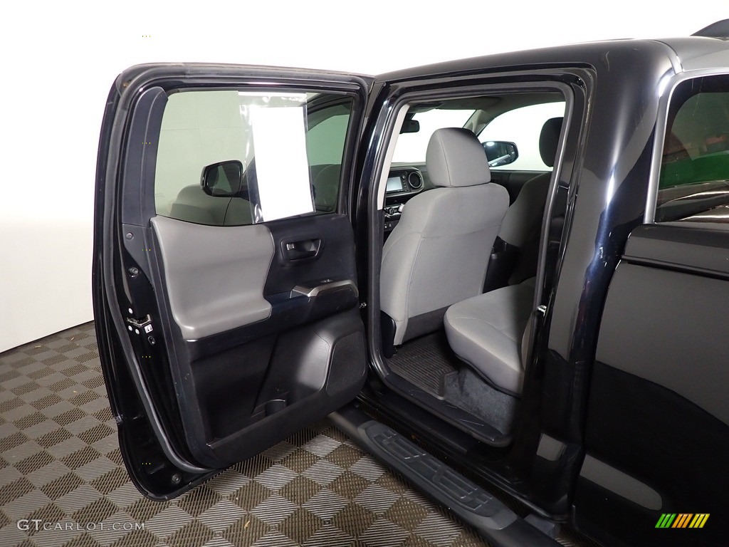 2018 Tacoma SR5 Double Cab 4x4 - Midnight Black Metallic / Cement Gray photo #30