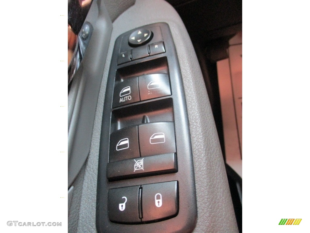 2017 2500 SLT Crew Cab - Bright Silver Metallic / Black/Diesel Gray photo #10