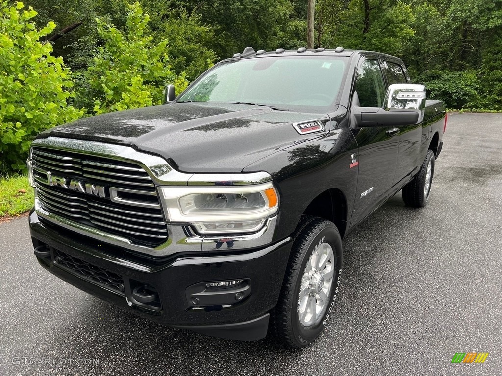 2023 3500 Laramie Crew Cab 4x4 - Diamond Black Crystal Pearl / Black photo #2