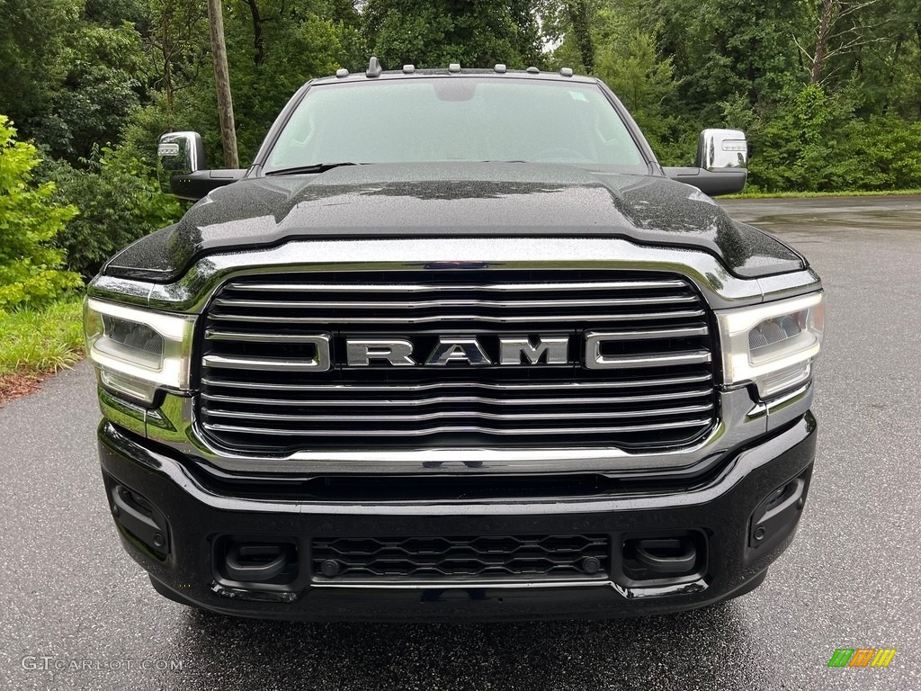 2023 3500 Laramie Crew Cab 4x4 - Diamond Black Crystal Pearl / Black photo #3