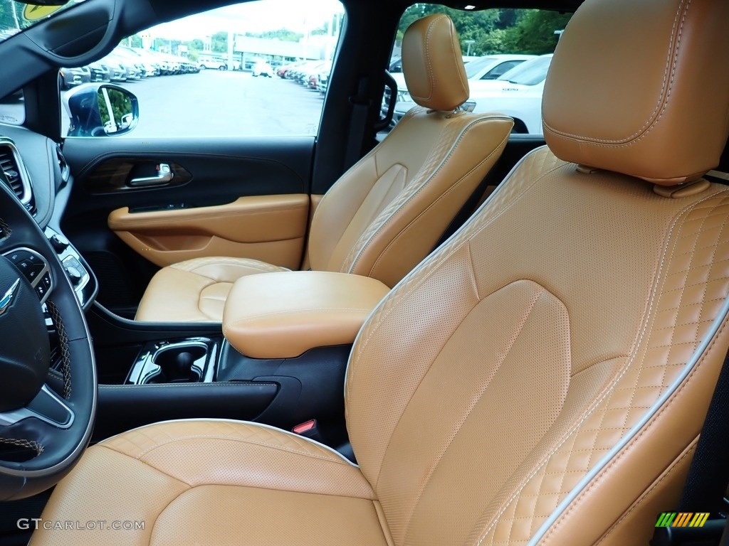 Caramel/Black Interior 2021 Chrysler Pacifica Hybrid Pinnacle Photo #146206490