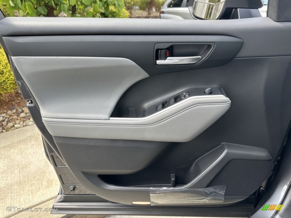 2023 Toyota Highlander XLE AWD Graphite Door Panel Photo #146207091