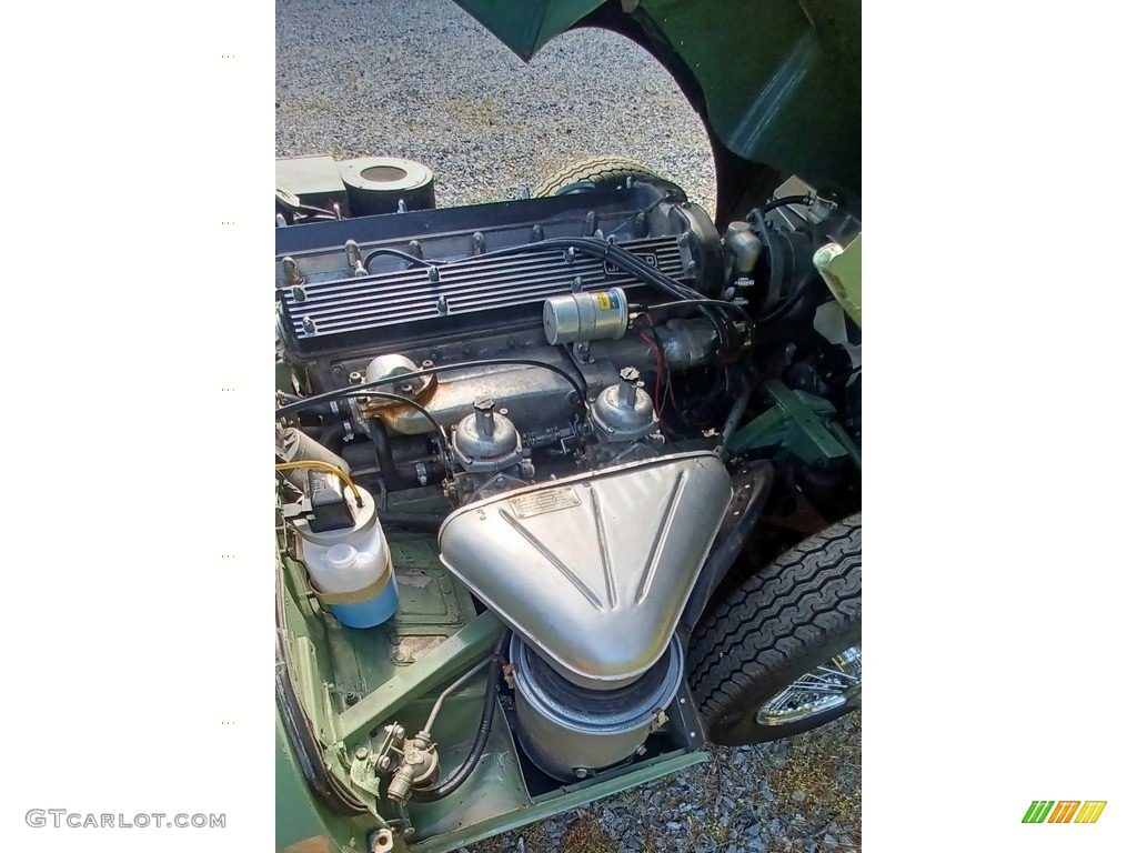 1969 Jaguar E-Type XKE 4.2 Fixed Head Coupe Engine Photos