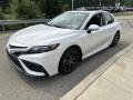 Front 3/4 View of 2023 Camry SE Hybrid