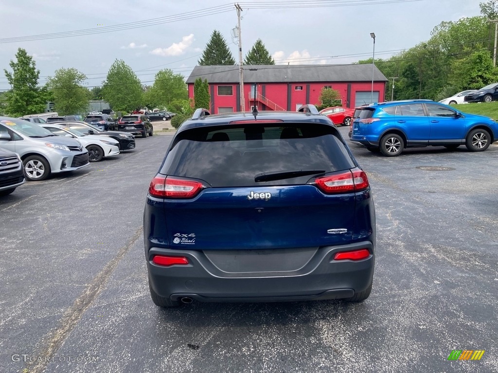 2018 Cherokee Latitude Plus 4x4 - Patriot Blue Pearl / Black photo #3
