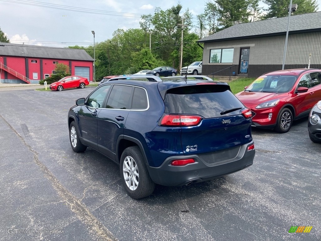 2018 Cherokee Latitude Plus 4x4 - Patriot Blue Pearl / Black photo #4