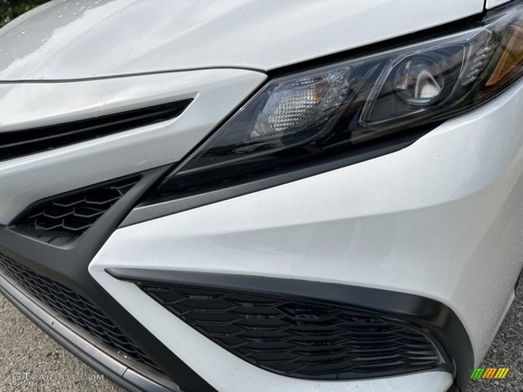 2023 Camry SE Hybrid - Ice Cap / Black photo #20