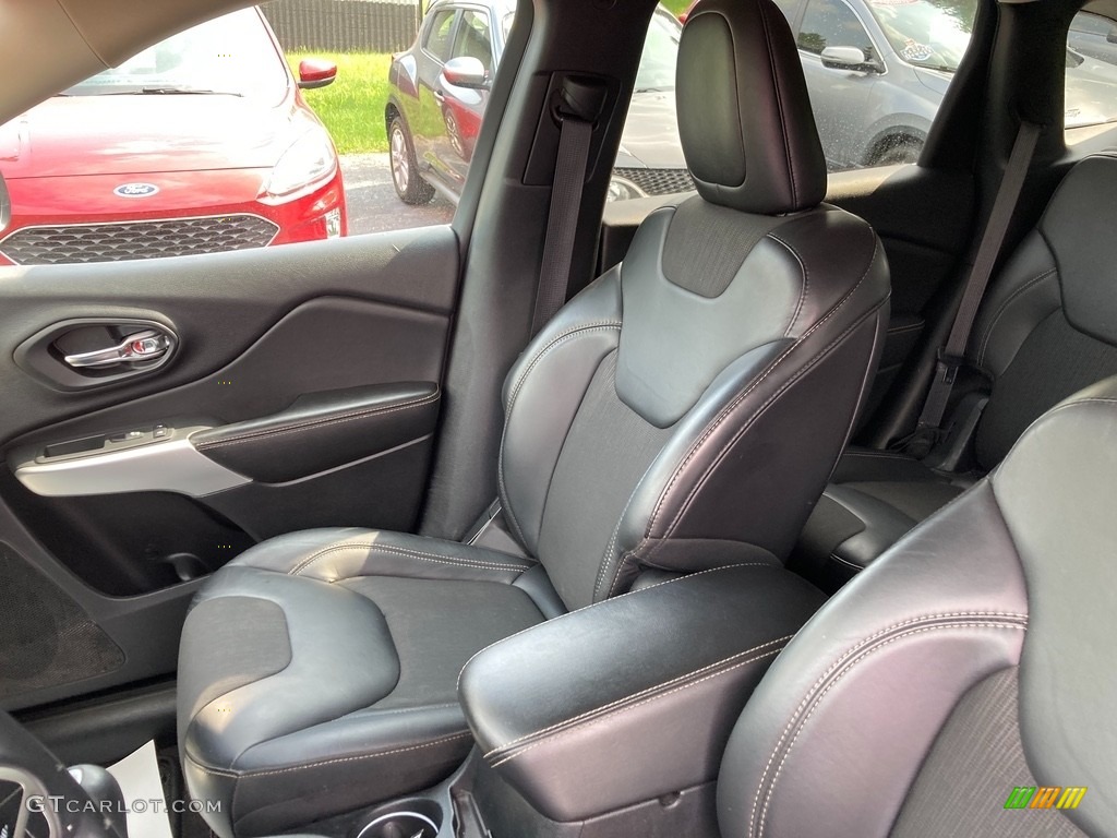 2018 Cherokee Latitude Plus 4x4 - Patriot Blue Pearl / Black photo #13