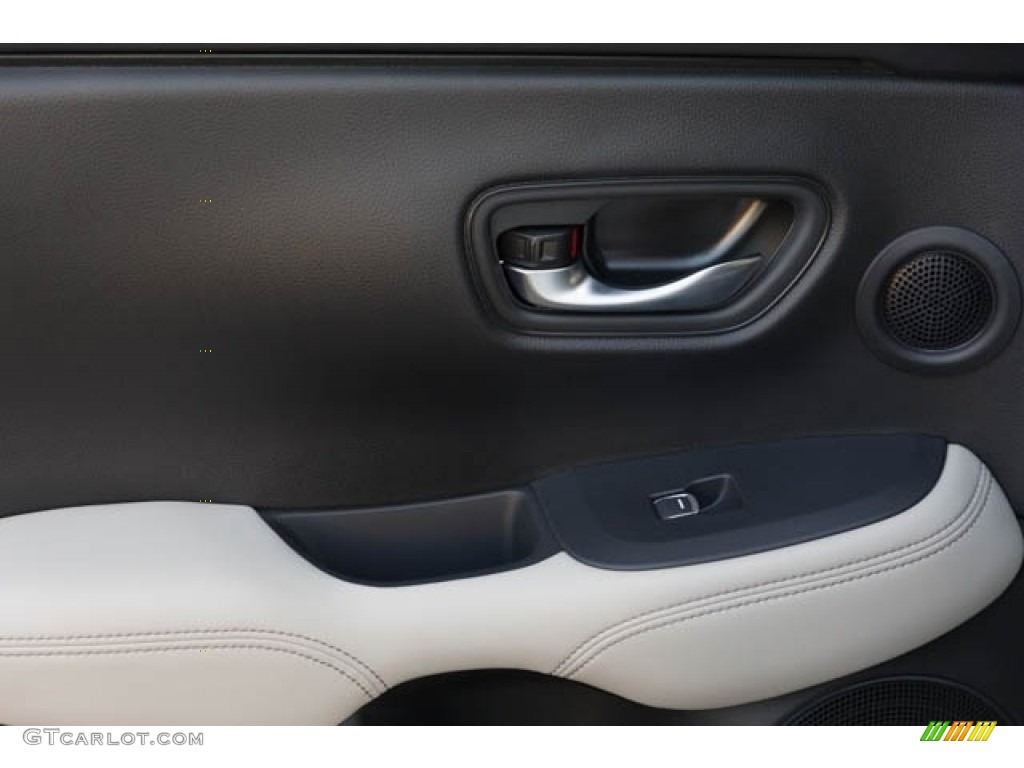 2024 Honda HR-V EX-L Gray Door Panel Photo #146209164