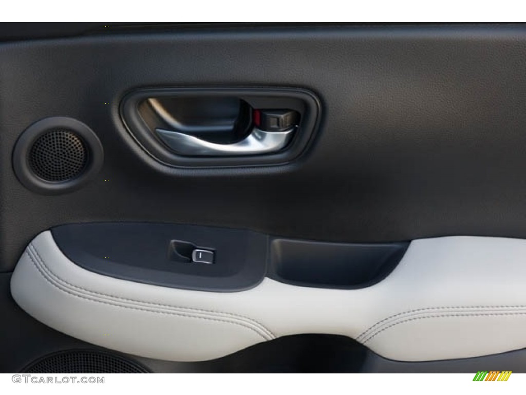 2024 Honda HR-V EX-L Gray Door Panel Photo #146209185