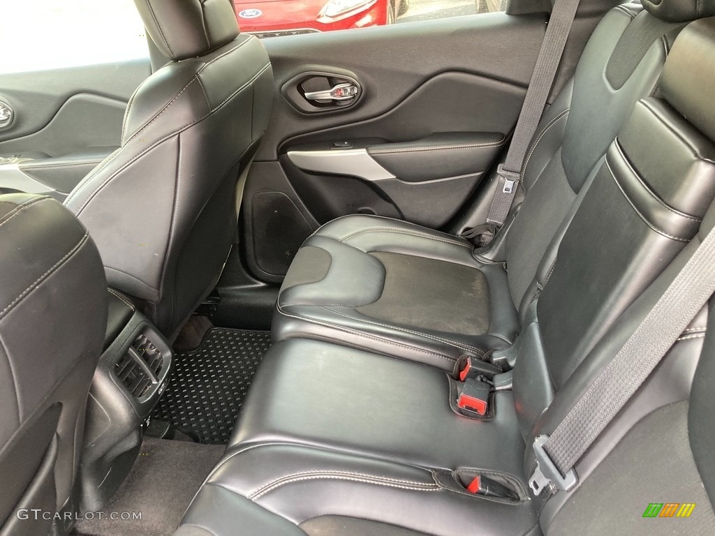 2018 Cherokee Latitude Plus 4x4 - Patriot Blue Pearl / Black photo #17