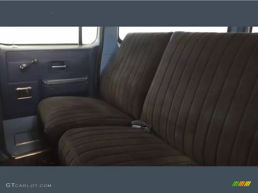 1987 Chevrolet Suburban V20 Custom Deluxe 4x4 Rear Seat Photo #146215596