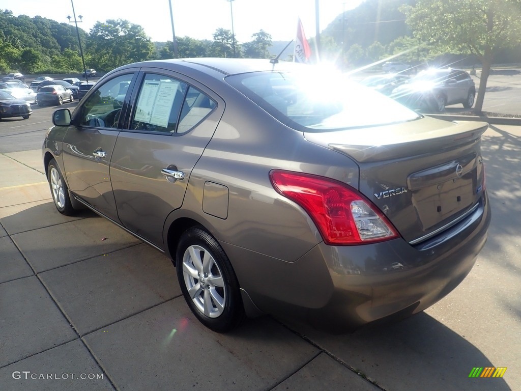 2014 Versa 1.6 SV Sedan - Titanium / Sandstone photo #4