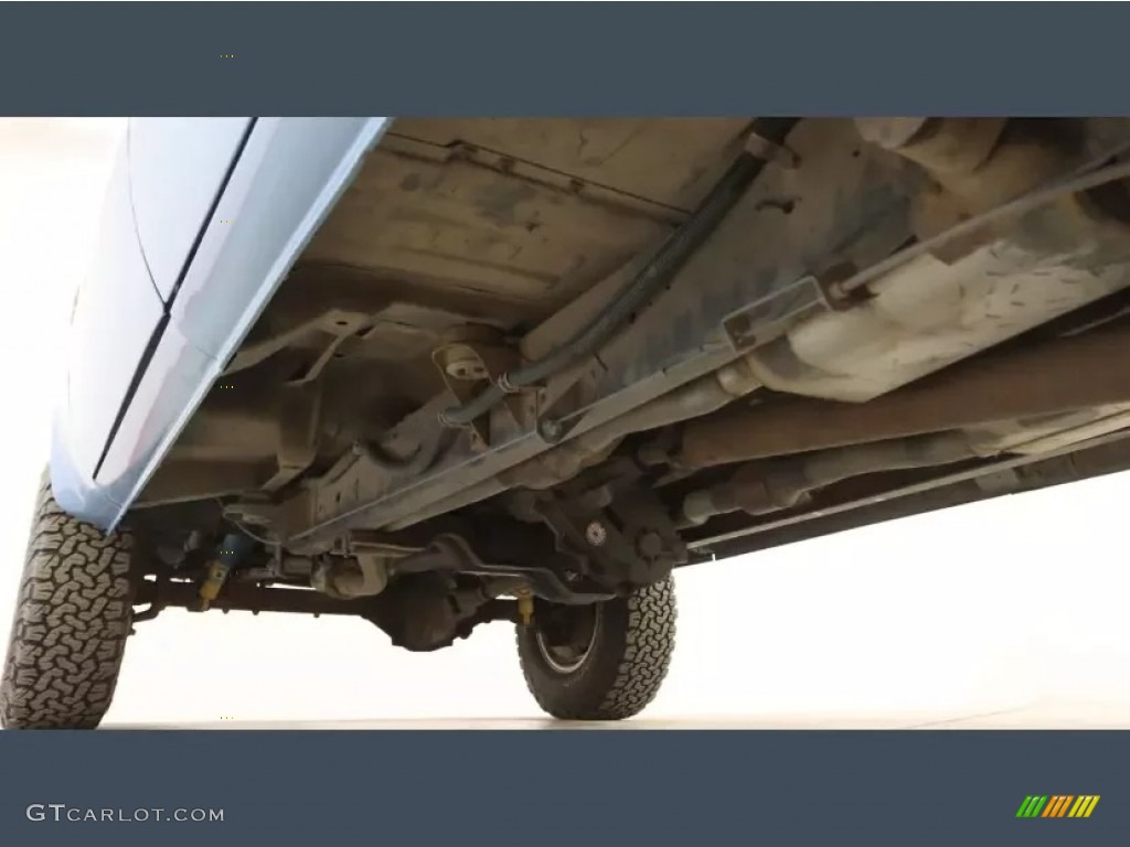 1987 Chevrolet Suburban V20 Custom Deluxe 4x4 Undercarriage Photo #146215698