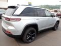 Silver Zynith - Grand Cherokee Altitude 4x4 Photo No. 6