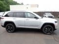 Silver Zynith - Grand Cherokee Altitude 4x4 Photo No. 7