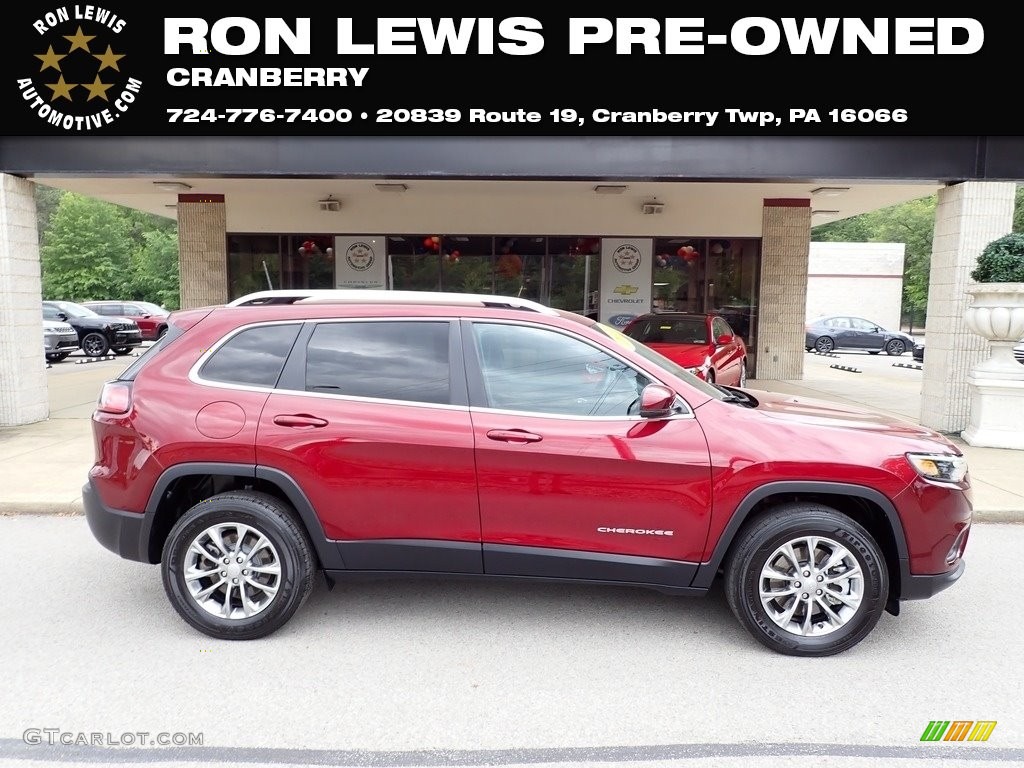 2021 Cherokee Latitude Lux 4x4 - Velvet Red Pearl / Black photo #1