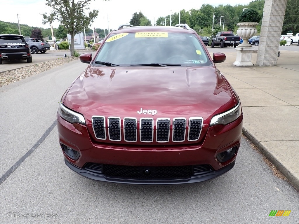 2021 Cherokee Latitude Lux 4x4 - Velvet Red Pearl / Black photo #3