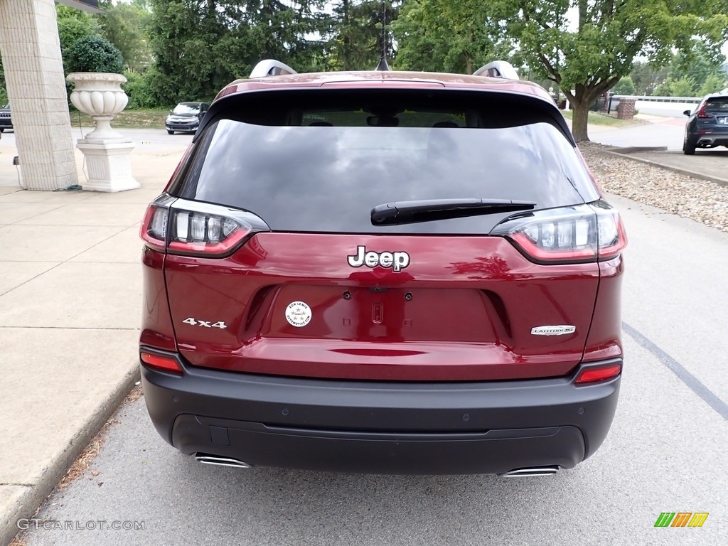 2021 Cherokee Latitude Lux 4x4 - Velvet Red Pearl / Black photo #7