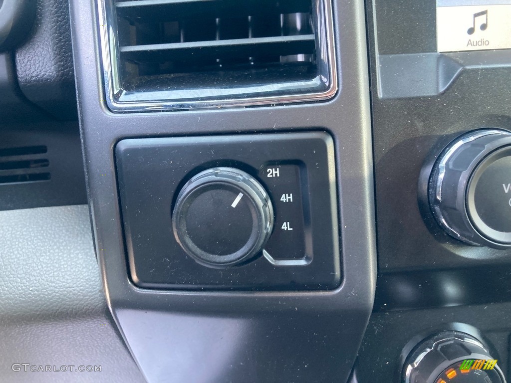 2019 F150 XLT SuperCab 4x4 - Magnetic / Earth Gray photo #26