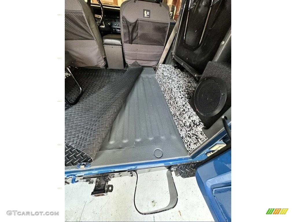 1982 Toyota Land Cruiser FJ40 Trunk Photos