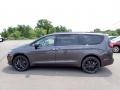 2023 Granite Crystal Metallic Chrysler Pacifica Limited AWD  photo #2